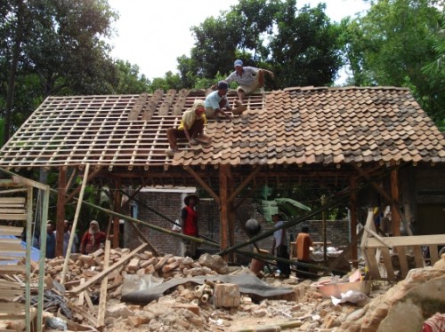 Reconstruction in Bantul Photo: Alex Flor